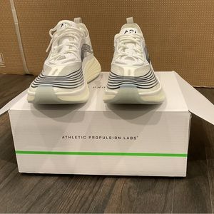 Brand NEW in box APL Women’s Streamline Athletic shoe